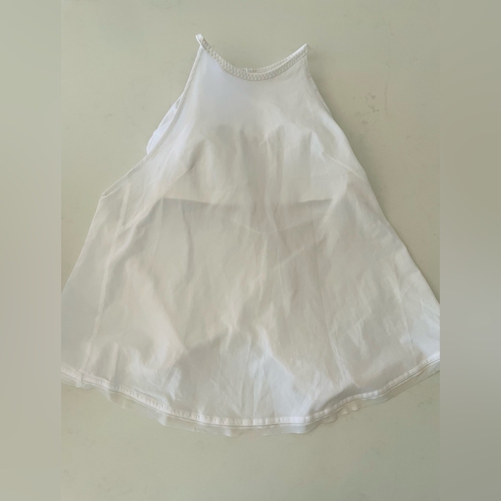 White lulu lemon free spirit tank with built in bra